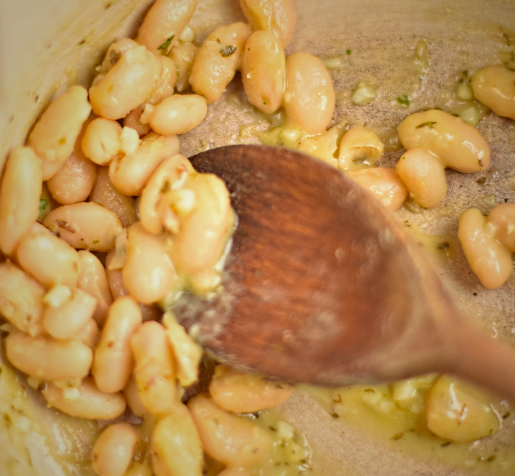 Cannellini Beans with Oregano & Garlic