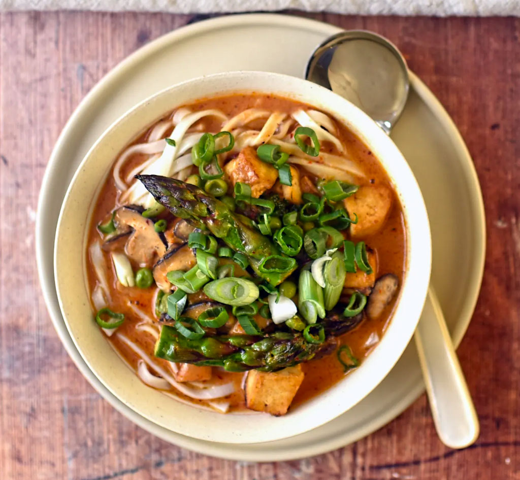 Red Noodle Curry with Asparagus